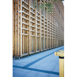 Plăci și grinzi din lemn prelucrat